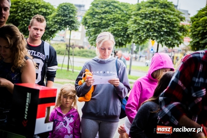 Zdjęcie w galerii na portalu naszraciborz.pl: Trwa festyn profilaktyczny z raciborskimi policjantami wiadomości z regionu