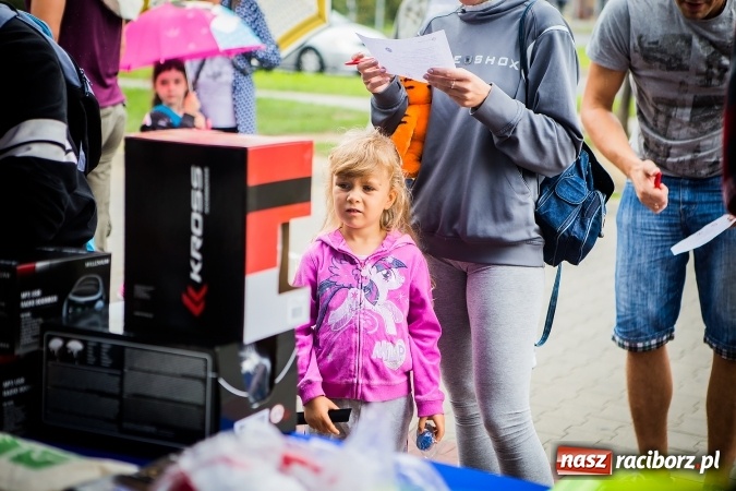 Zdjęcie w galerii na portalu naszraciborz.pl: Trwa festyn profilaktyczny z raciborskimi policjantami wiadomości z regionu