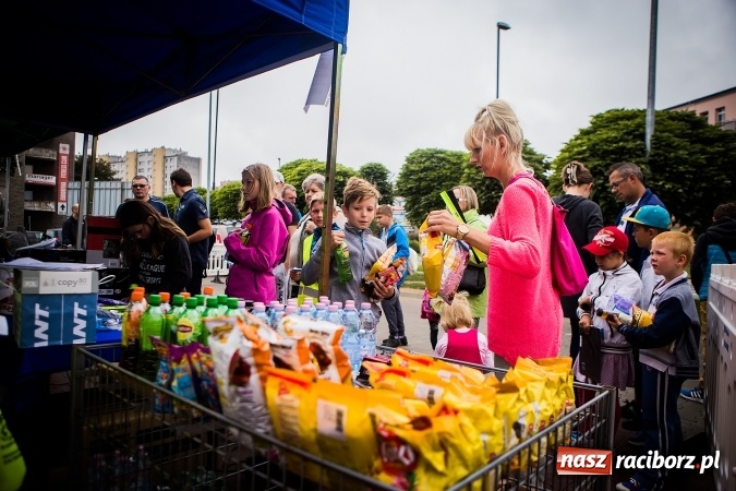 Zdjęcie w galerii na portalu naszraciborz.pl: Trwa festyn profilaktyczny z raciborskimi policjantami wiadomości z regionu
