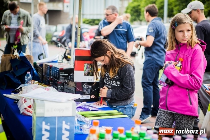 Zdjęcie w galerii na portalu naszraciborz.pl: Trwa festyn profilaktyczny z raciborskimi policjantami wiadomości z regionu