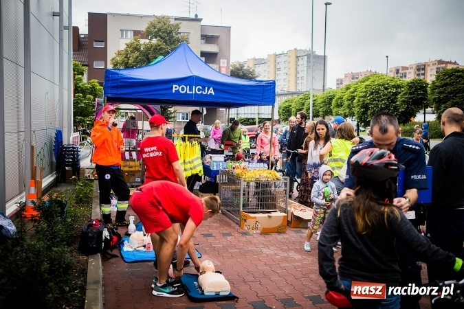Zdjęcie w galerii na portalu naszraciborz.pl: Trwa festyn profilaktyczny z raciborskimi policjantami wiadomości z regionu