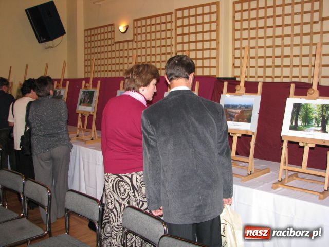 Zdjęcie w galerii na portalu naszraciborz.pl: Wieczór przy świecach wiadomości z regionu