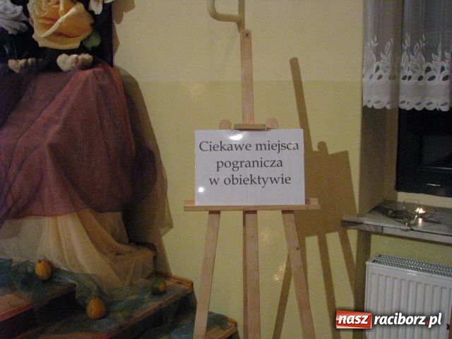 Zdjęcie w galerii na portalu naszraciborz.pl: Wieczór przy świecach wiadomości z regionu