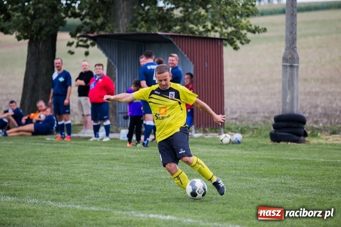 Zdjęcie w galerii na portalu naszraciborz.pl: Turniej piłkarski oldbojów w ramach obchodów 90-lecia KS Pietraszyn wiadomości z regionu