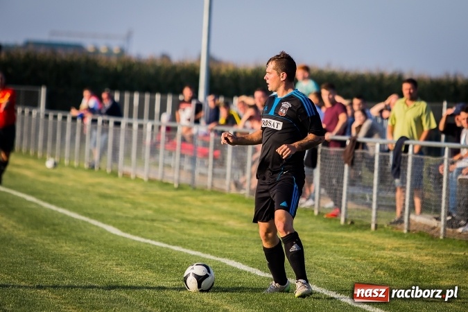Zdjęcie w galerii na portalu naszraciborz.pl: Choć karnego nie strzelili, to Przyszłość punktów pozbawili. Dobry początek Borucina wiadomości z regionu