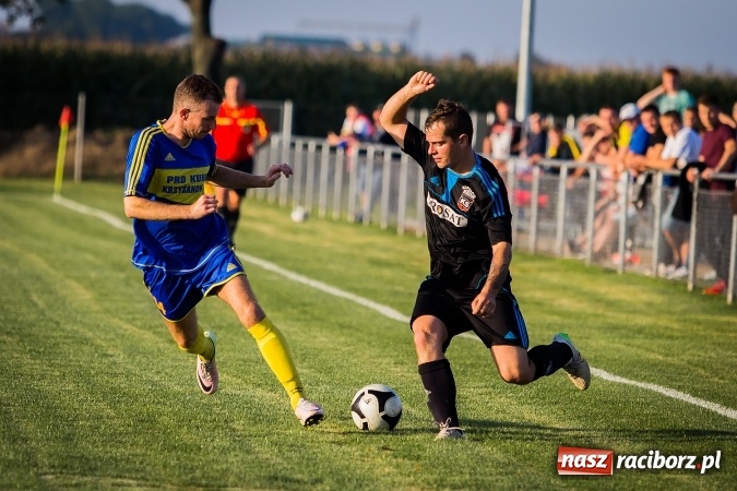 Zdjęcie w galerii na portalu naszraciborz.pl: Choć karnego nie strzelili, to Przyszłość punktów pozbawili. Dobry początek Borucina wiadomości z regionu