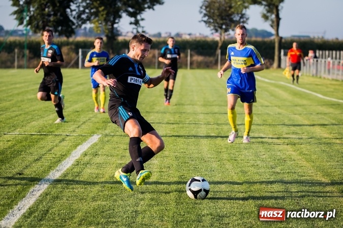 Zdjęcie w galerii na portalu naszraciborz.pl: Choć karnego nie strzelili, to Przyszłość punktów pozbawili. Dobry początek Borucina wiadomości z regionu