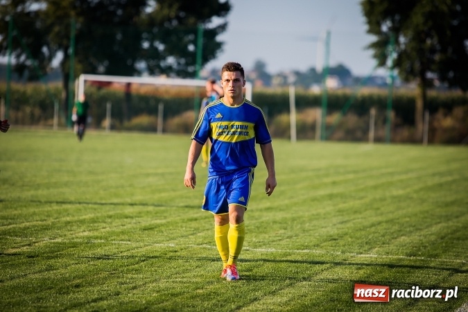 Zdjęcie w galerii na portalu naszraciborz.pl: Choć karnego nie strzelili, to Przyszłość punktów pozbawili. Dobry początek Borucina wiadomości z regionu