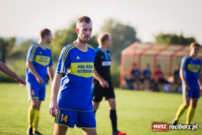 Zdjęcie w galerii na portalu naszraciborz.pl: Choć karnego nie strzelili, to Przyszłość punktów pozbawili. Dobry początek Borucina wiadomości z regionu