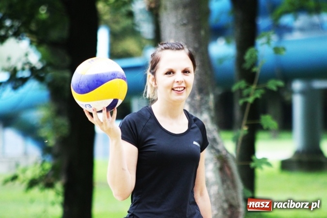 Zdjęcie w galerii na portalu naszraciborz.pl: Mistrzostwa Raciborza w plażówce kobiet  wiadomości z regionu