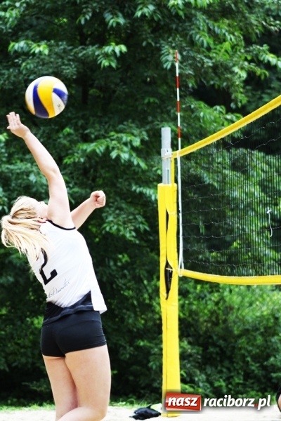 Zdjęcie w galerii na portalu naszraciborz.pl: Mistrzostwa Raciborza w plażówce kobiet  wiadomości z regionu
