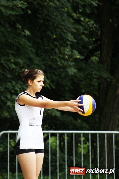 Zdjęcie w galerii na portalu naszraciborz.pl: Mistrzostwa Raciborza w plażówce kobiet  wiadomości z regionu