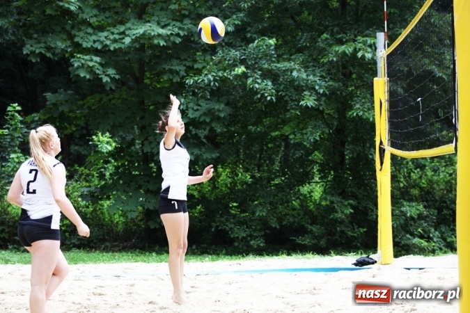 Zdjęcie w galerii na portalu naszraciborz.pl: Mistrzostwa Raciborza w plażówce kobiet  wiadomości z regionu