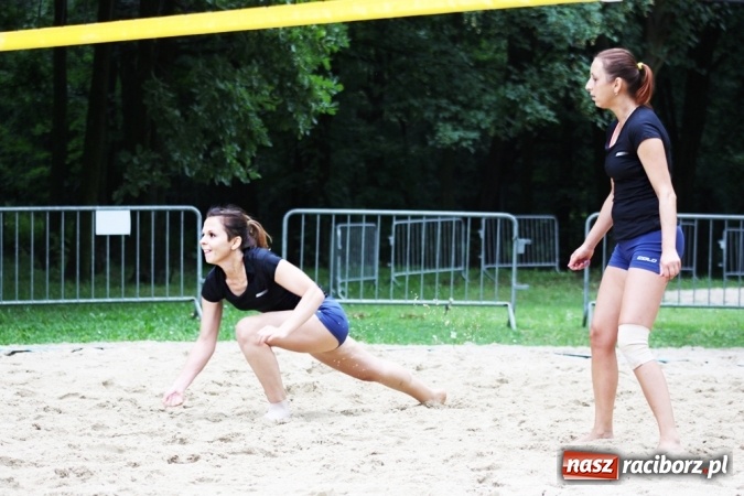 Zdjęcie w galerii na portalu naszraciborz.pl: Mistrzostwa Raciborza w plażówce kobiet  wiadomości z regionu