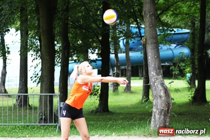 Zdjęcie w galerii na portalu naszraciborz.pl: Mistrzostwa Raciborza w plażówce kobiet  wiadomości z regionu