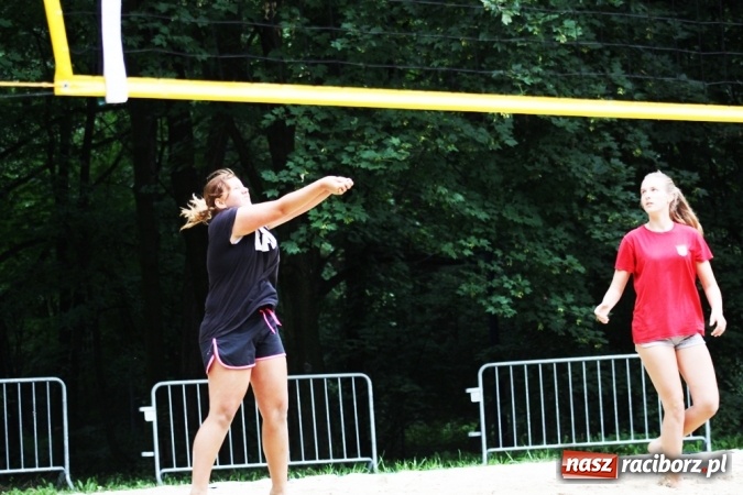 Zdjęcie w galerii na portalu naszraciborz.pl: Mistrzostwa Raciborza w plażówce kobiet  wiadomości z regionu