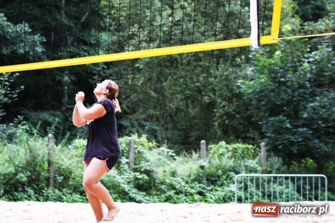 Zdjęcie w galerii na portalu naszraciborz.pl: Mistrzostwa Raciborza w plażówce kobiet  wiadomości z regionu