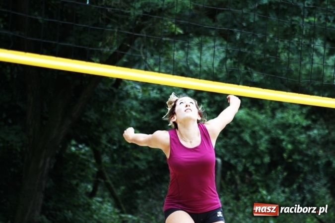 Zdjęcie w galerii na portalu naszraciborz.pl: Mistrzostwa Raciborza w plażówce kobiet  wiadomości z regionu