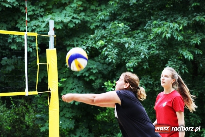 Zdjęcie w galerii na portalu naszraciborz.pl: Mistrzostwa Raciborza w plażówce kobiet  wiadomości z regionu