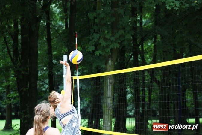 Zdjęcie w galerii na portalu naszraciborz.pl: Mistrzostwa Raciborza w plażówce kobiet  wiadomości z regionu