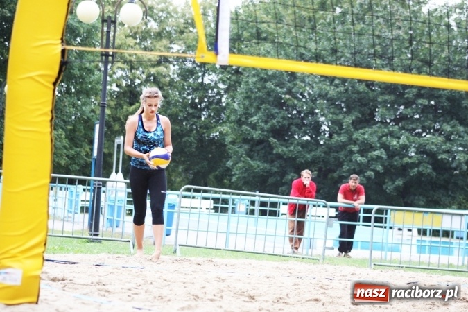 Zdjęcie w galerii na portalu naszraciborz.pl: Mistrzostwa Raciborza w plażówce kobiet  wiadomości z regionu