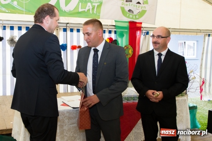 Zdjęcie w galerii na portalu naszraciborz.pl: 90-lecie KS Pietraszyn. Uroczysta akademia i wręczenie odznaczeń wiadomości z regionu