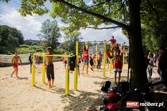 Zdjęcie w galerii na portalu naszraciborz.pl: Dzień pełen atrakcji na miejskiej plaży. Dopisała frekwencja. FOTOREPORTAŻ wiadomości z regionu