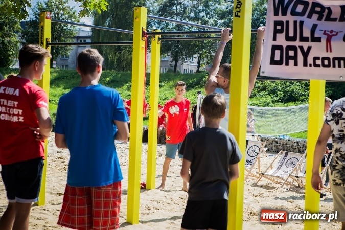 Zdjęcie w galerii na portalu naszraciborz.pl: Dzień pełen atrakcji na miejskiej plaży. Dopisała frekwencja. FOTOREPORTAŻ wiadomości z regionu