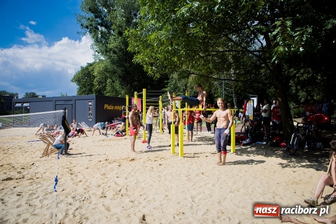 Zdjęcie w galerii na portalu naszraciborz.pl: Dzień pełen atrakcji na miejskiej plaży. Dopisała frekwencja. FOTOREPORTAŻ wiadomości z regionu