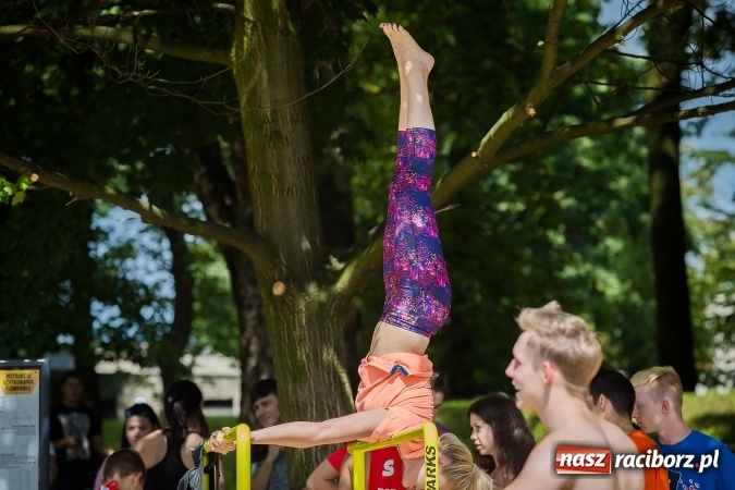 Zdjęcie w galerii na portalu naszraciborz.pl: Dzień pełen atrakcji na miejskiej plaży. Dopisała frekwencja. FOTOREPORTAŻ wiadomości z regionu