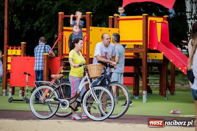 Zdjęcie w galerii na portalu naszraciborz.pl: Dzień pełen atrakcji na miejskiej plaży. Dopisała frekwencja. FOTOREPORTAŻ wiadomości z regionu