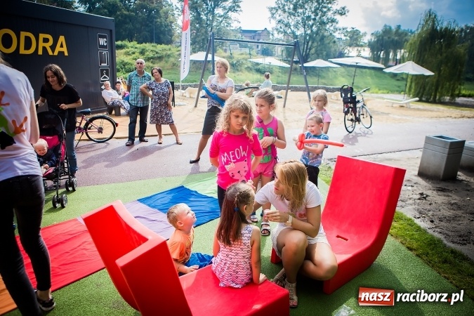 Zdjęcie w galerii na portalu naszraciborz.pl: Dzień pełen atrakcji na miejskiej plaży. Dopisała frekwencja. FOTOREPORTAŻ wiadomości z regionu