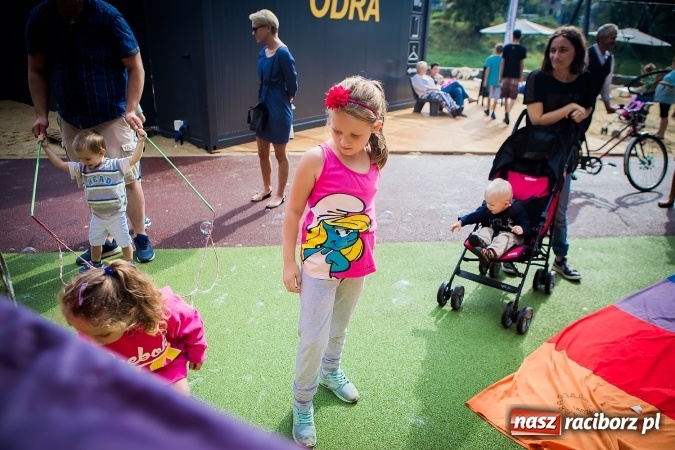 Zdjęcie w galerii na portalu naszraciborz.pl: Dzień pełen atrakcji na miejskiej plaży. Dopisała frekwencja. FOTOREPORTAŻ wiadomości z regionu