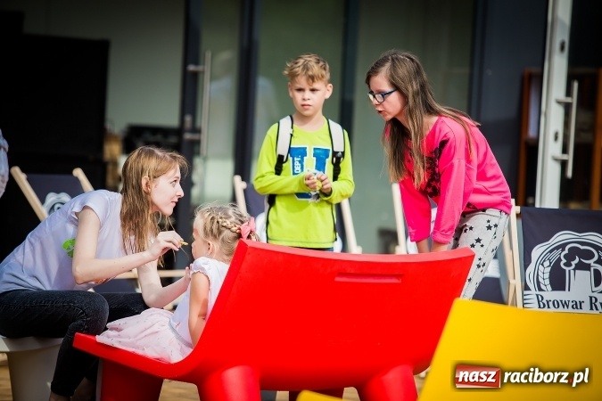 Zdjęcie w galerii na portalu naszraciborz.pl: Dzień pełen atrakcji na miejskiej plaży. Dopisała frekwencja. FOTOREPORTAŻ wiadomości z regionu