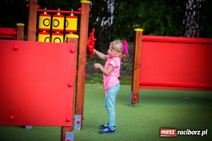 Zdjęcie w galerii na portalu naszraciborz.pl: Dzień pełen atrakcji na miejskiej plaży. Dopisała frekwencja. FOTOREPORTAŻ wiadomości z regionu