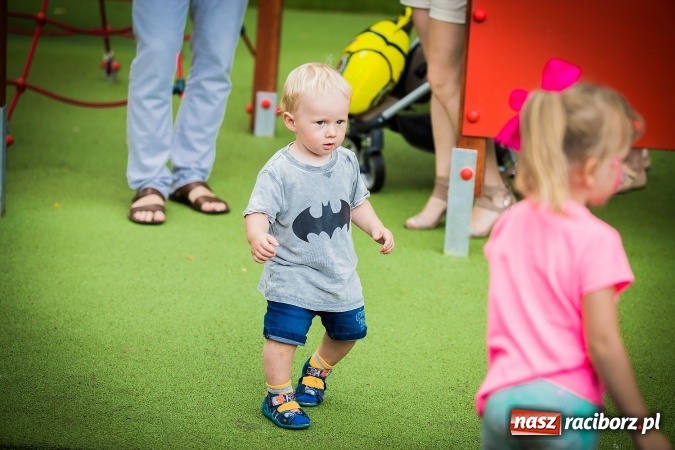 Zdjęcie w galerii na portalu naszraciborz.pl: Dzień pełen atrakcji na miejskiej plaży. Dopisała frekwencja. FOTOREPORTAŻ wiadomości z regionu