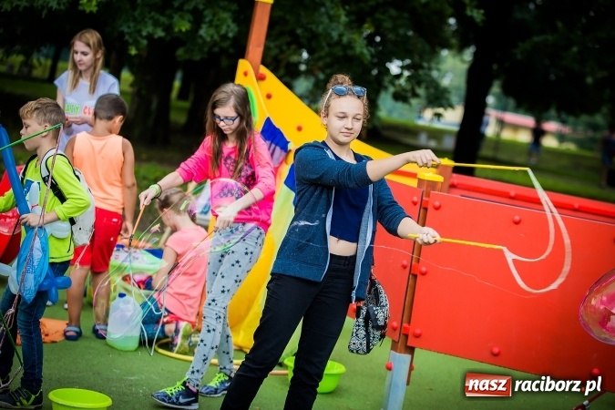 Zdjęcie w galerii na portalu naszraciborz.pl: Dzień pełen atrakcji na miejskiej plaży. Dopisała frekwencja. FOTOREPORTAŻ wiadomości z regionu
