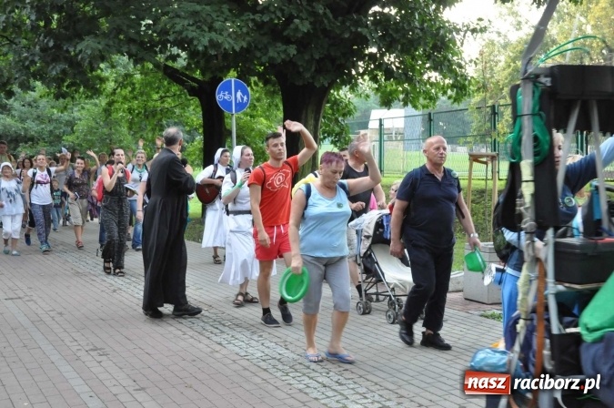 Zdjęcie w galerii na portalu naszraciborz.pl: Pielgrzymi z Kietrza już na Ostrogu. Jutro z raciborskim strumieniem pójdą na Jasną Górę  wiadomości z regionu