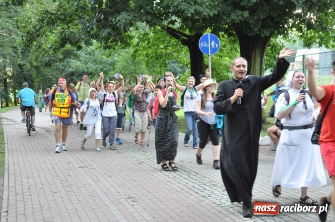 Zdjęcie w galerii na portalu naszraciborz.pl: Pielgrzymi z Kietrza już na Ostrogu. Jutro z raciborskim strumieniem pójdą na Jasną Górę  wiadomości z regionu