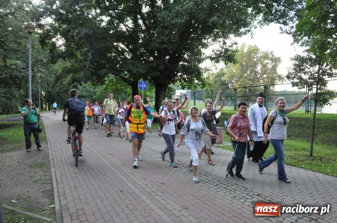 Zdjęcie w galerii na portalu naszraciborz.pl: Pielgrzymi z Kietrza już na Ostrogu. Jutro z raciborskim strumieniem pójdą na Jasną Górę  wiadomości z regionu