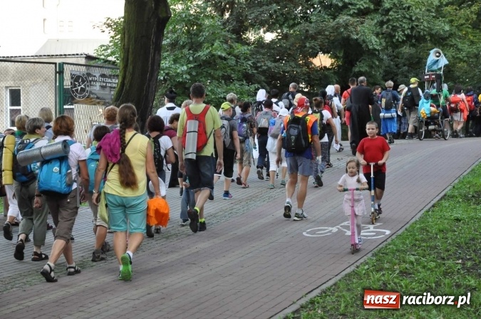 Zdjęcie w galerii na portalu naszraciborz.pl: Pielgrzymi z Kietrza już na Ostrogu. Jutro z raciborskim strumieniem pójdą na Jasną Górę  wiadomości z regionu