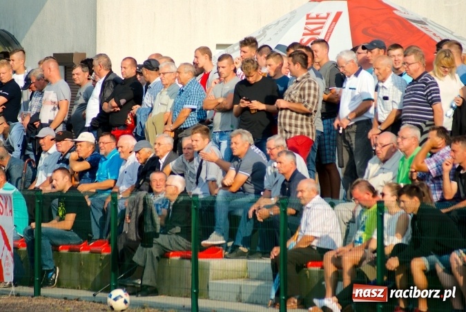 Zdjęcie w galerii na portalu naszraciborz.pl: Klasa okręgowa: Samobój kapitana pogrzebał szanse Tworkowa wiadomości z regionu