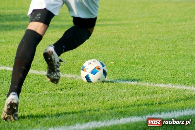 Zdjęcie w galerii na portalu naszraciborz.pl: Klasa okręgowa: Samobój kapitana pogrzebał szanse Tworkowa wiadomości z regionu