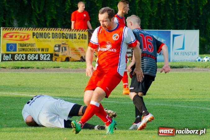 Zdjęcie w galerii na portalu naszraciborz.pl: Klasa okręgowa: Samobój kapitana pogrzebał szanse Tworkowa wiadomości z regionu