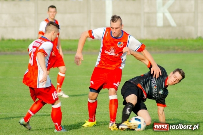 Zdjęcie w galerii na portalu naszraciborz.pl: Klasa okręgowa: Samobój kapitana pogrzebał szanse Tworkowa wiadomości z regionu