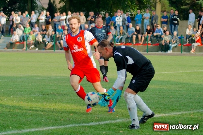 Zdjęcie w galerii na portalu naszraciborz.pl: Klasa okręgowa: Samobój kapitana pogrzebał szanse Tworkowa wiadomości z regionu