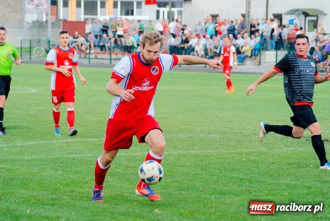 Zdjęcie w galerii na portalu naszraciborz.pl: Klasa okręgowa: Samobój kapitana pogrzebał szanse Tworkowa wiadomości z regionu