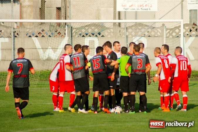 Zdjęcie w galerii na portalu naszraciborz.pl: Klasa okręgowa: Samobój kapitana pogrzebał szanse Tworkowa wiadomości z regionu