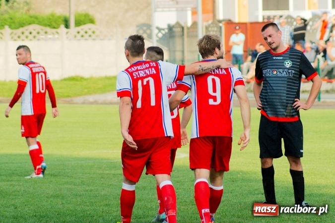 Zdjęcie w galerii na portalu naszraciborz.pl: Klasa okręgowa: Samobój kapitana pogrzebał szanse Tworkowa wiadomości z regionu