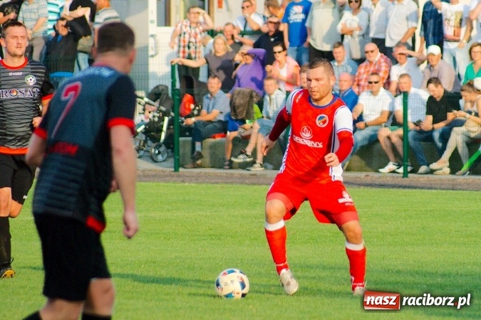 Zdjęcie w galerii na portalu naszraciborz.pl: Klasa okręgowa: Samobój kapitana pogrzebał szanse Tworkowa wiadomości z regionu